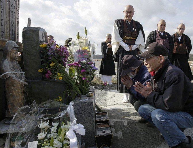 Japonya, 2011 Yılında Meydana Gelen Deprem Ve Tsunamide Hayatını Kaybedenleri Andı