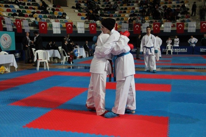 Kocaeli Büyükşehir Karate Ligi’nin 4. Etabı Yapılacak