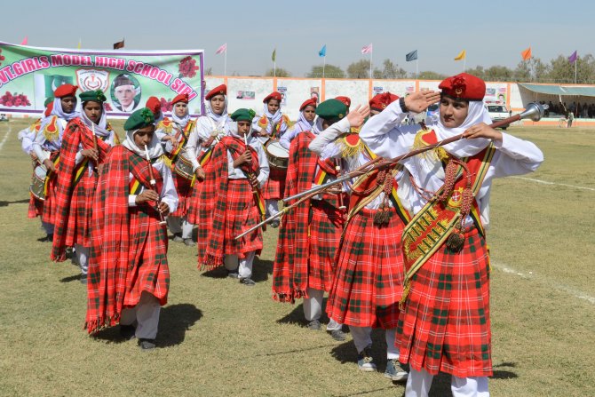 Pakistan’da 5 asırlık festivale güç gösterileri damgasını vurdu