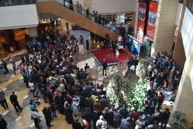 Şanlıurfa Piazza’da İllüzyon Şov