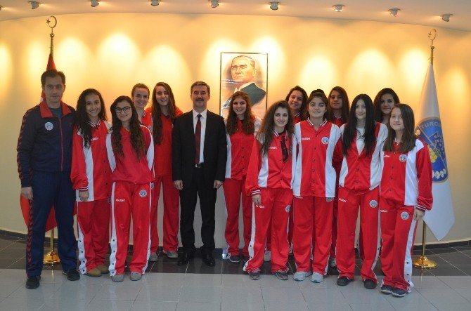Turgutlu Belediyespor Başarısı Şampiyonlukla Taçlandı