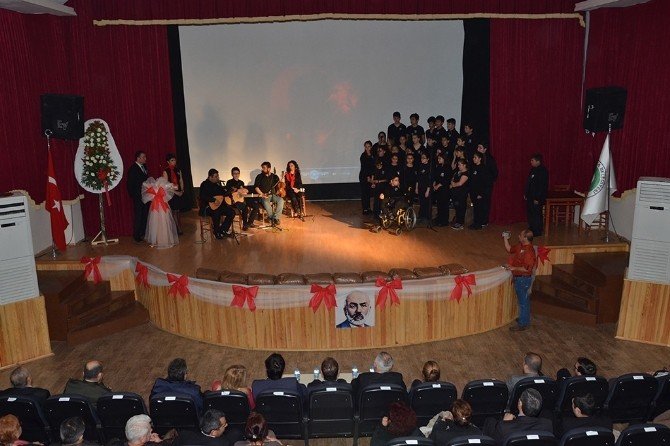 İstiklal Marşı’nın 95. Yılı Ve Mehmet Akif Ersoy İçin Foça’da Tören