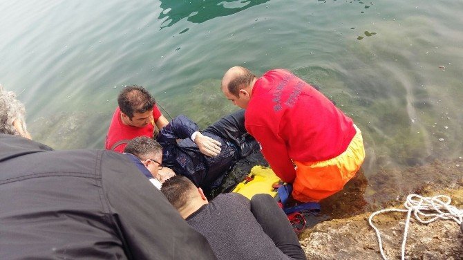 Balık Tutmak İçin Evden Ayrılan Doktor Denizde Ölü Bulundu