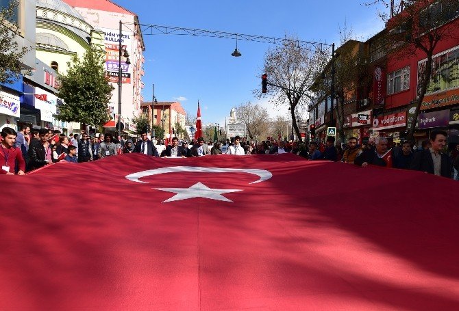 Malatya’da Bayrak Yürüyüşüne, Gümrük Ve Ticaret Bakanı Tüfenkci De Katıldı