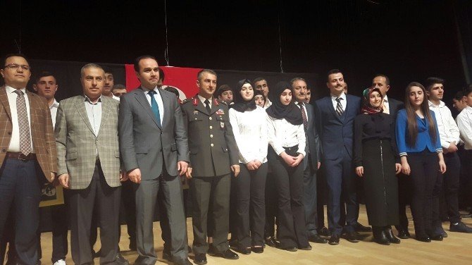 Tatvan’da İstiklal Marşı’nın Kabulü Ve Mehmet Akif Ersoy’u Anma Günü Programı Düzenlendi