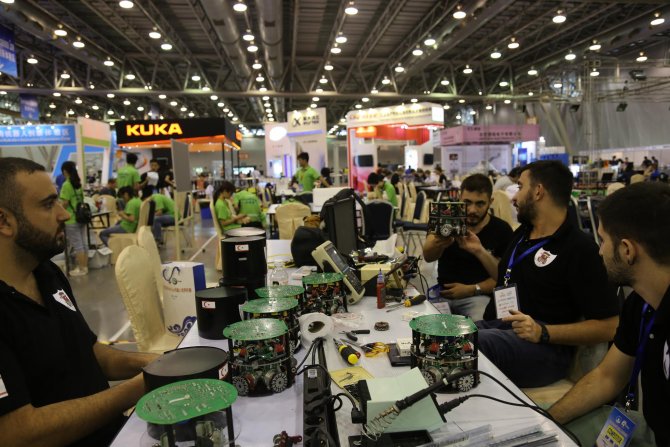 Uluslararası robot futbol turnuvasında KKTC de temsil ediliyor
