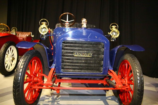 Kıbrıs'ta klasik araçlar, yakın tarihte yolculuğa çıkarıyor