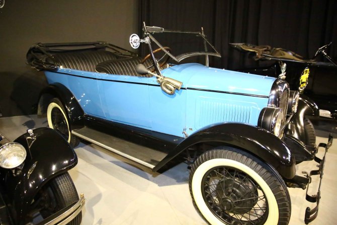 Kıbrıs'ta klasik araçlar, yakın tarihte yolculuğa çıkarıyor