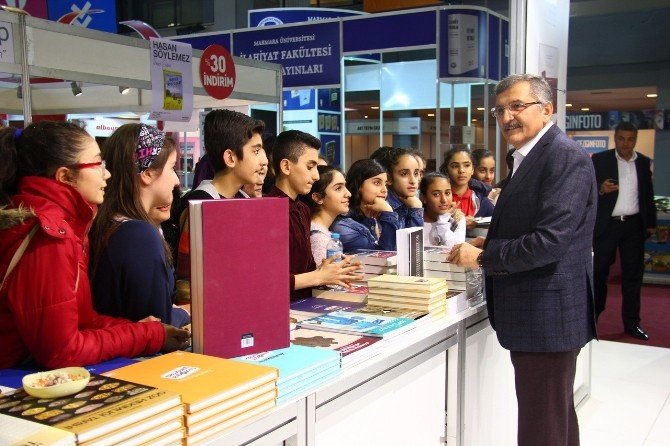 Kitap Kurdu Bilgi Evi Öğrencileri Cnr EXPO Kitap Fuarı’nda