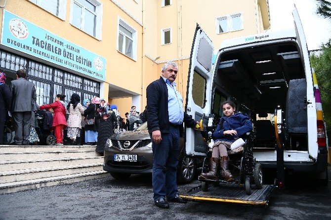 YGS’ye Giren Engelli Öğrencilerin Ulaşımı Özel Araçlarla Sağlandı