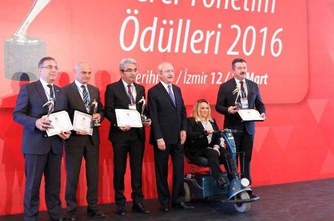CHP Genel Başkanı Kılıçdaroğlu’ndan Başkanlara Ödül