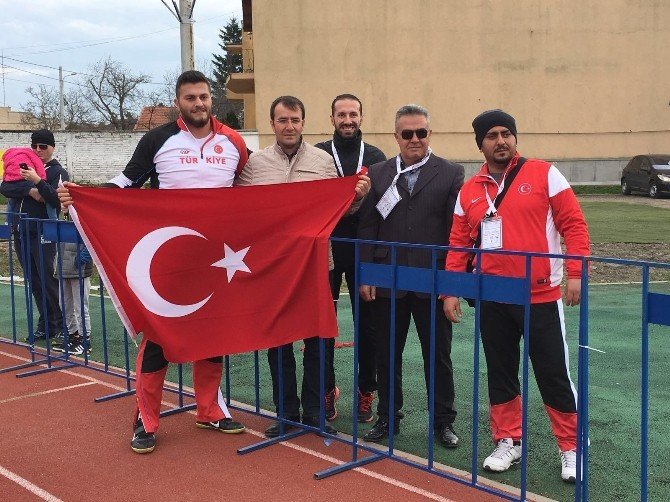 Osman Can Özdeveci Gülle Atmada Avrupa Şampiyonu Oldu