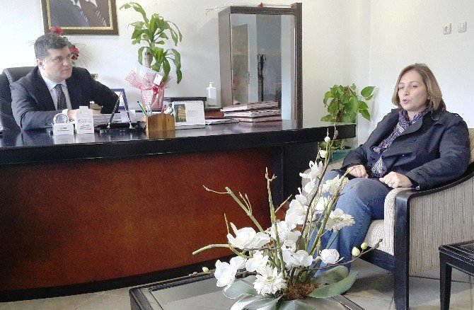 AK Parti İlçe Başkanı Demiralp, Sağlık Çalışanlarını Unutmadı