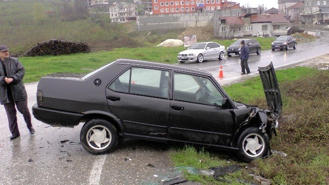 Akçakoca’da Trafik Kazası: 2 Yaralı