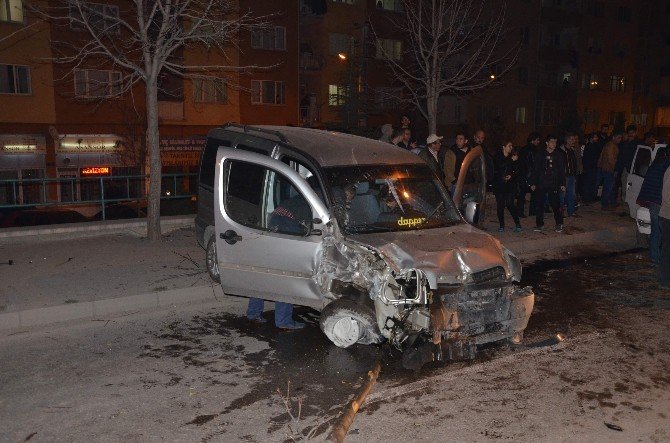 Eskişehir’de Trafik Kazası: 2 Yaralı
