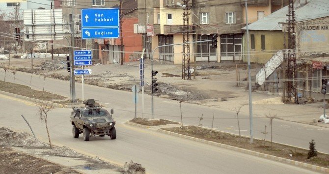 Yüksekova’da Sokağa Çıkma Yasağı Sürüyor