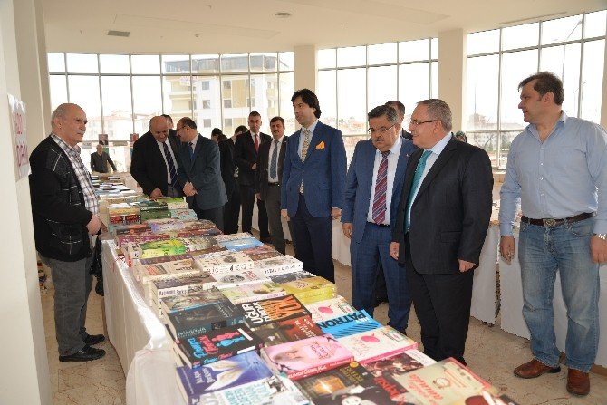 Bilecik Belediyesi Kitap Fuarı 27 Mart Tarihine Kadar Açık