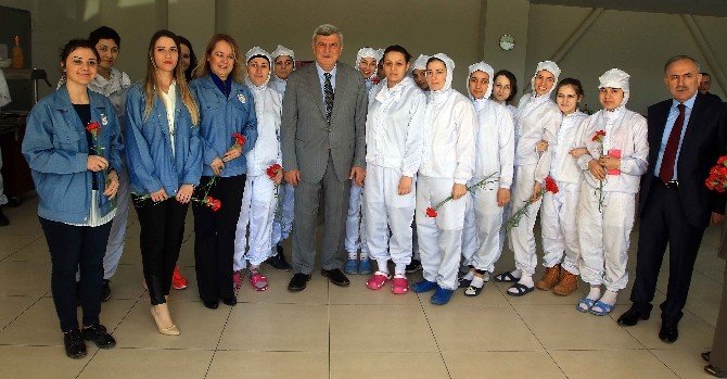 Başkan Karaosmanoğlu, Seoıl Türkiye Fabrikasını Gezdi