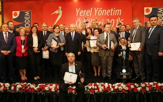 Mezitli Belediyesi’nin Kadın Üretici Pazarı’na SODEM’den ’Yılın Projesi’ Ödülü