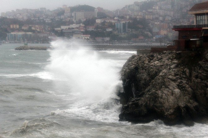 Zonguldak’ta Şiddetli Fırtına