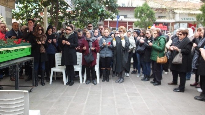 Burhaniye’de Doktor Kenan Tortop Son Yolculuğuna Uğurlandı