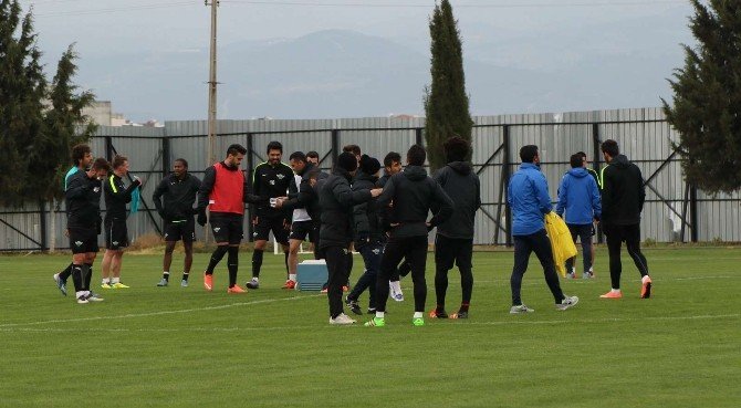 Akhisar Belediyespor, ÇAYKUR Rizespor Maçı Hazırlıklarına Başladı