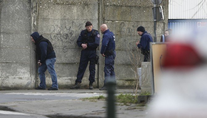 Brüksel’de Terör Operasyonu: 3 Polis Yaralı