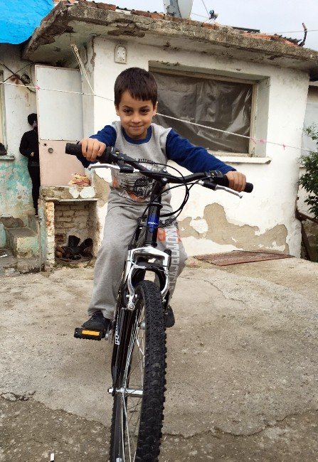 Esnaf Tarafından Yere Vurulan Suriyeli Çocuğun TEK Hayali, Erdoğan’a Sarılmak