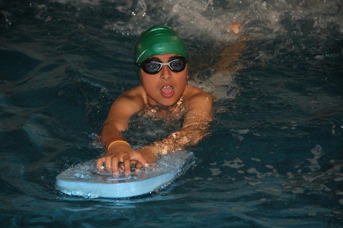 Kağıthane’de Havuzların Temizliği Tescillendi