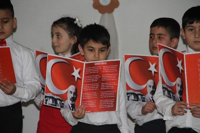 Mehmet Akif Ersoy’un Hayatını Minikler Canlandırdı