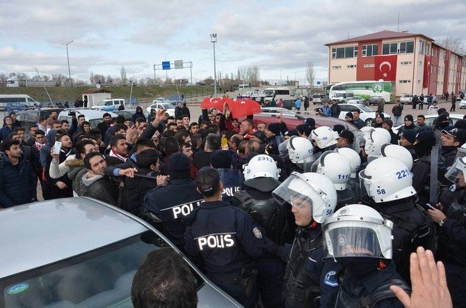 Sivas Belediyespor, Amedspor Maçı Sonrası Bayrak Krizi