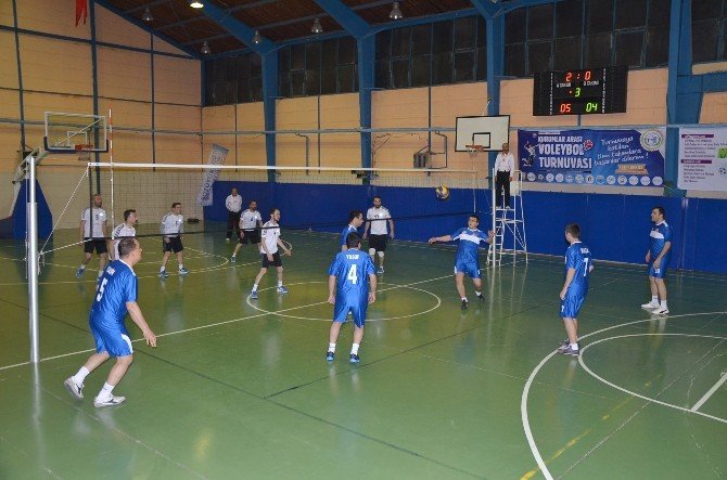 Bozüyük Belediyesi Kurumlar Arası Voleybol Turnuvası Başladı