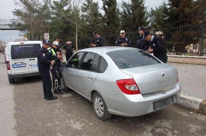 Plakasız Otomobil Polisi Harekete Geçirdi