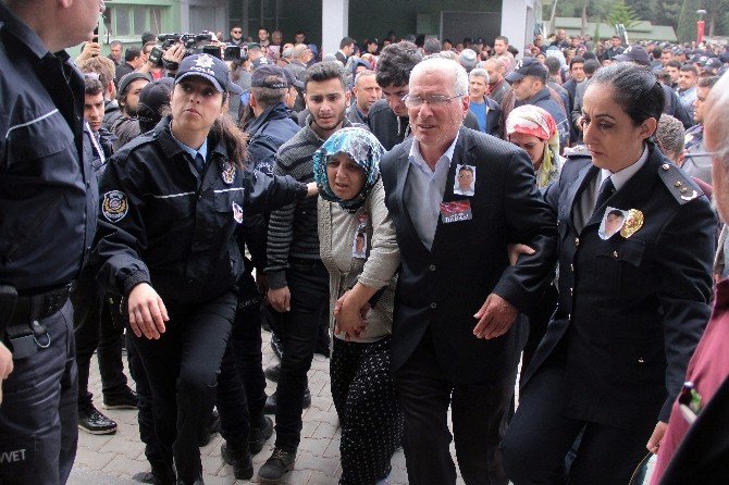 Şehit Özel Harekat Polisi Son Yolculuğuna Uğurlandı