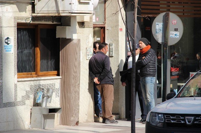 HDP Manisa Eş Başkanları Gözaltında