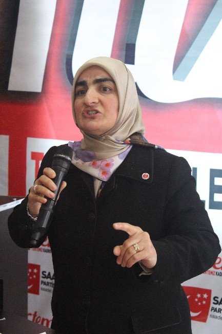 Saadet Partisi Kadın Kolları Genel Başkanı Ebru Asiltürk: