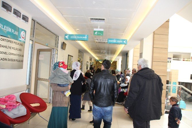 Varto Devlet Hastanesi’nde Hasta Yoğunluğu
