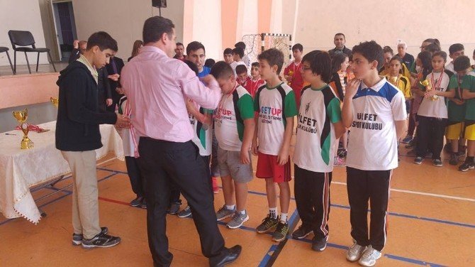 Okullararası Küçükler Badminton İl Birinciliği Tamamlandı