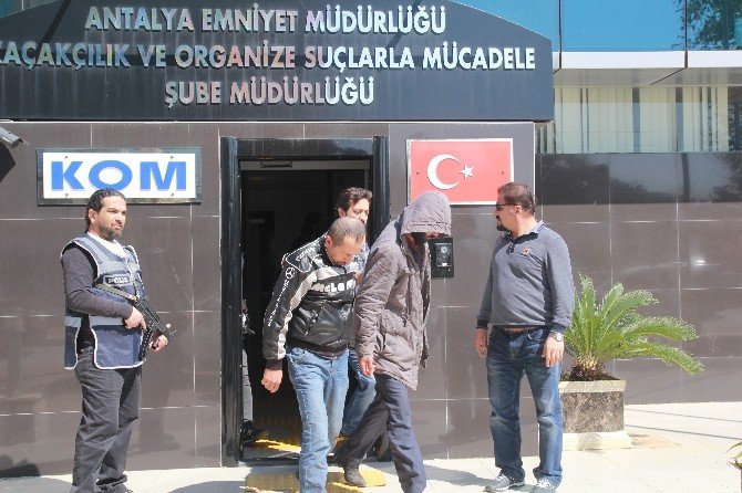 Antalya’da Uyuşturucu Operasyonu: 4 Gözaltı