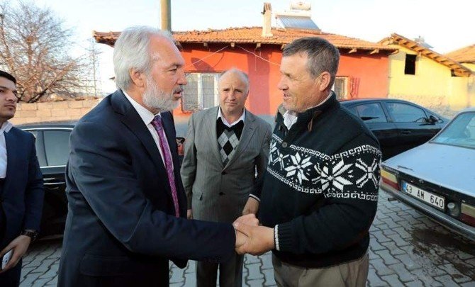 Belediye Başkanı Kamil Saraçoğlu’ndan Şehit Ailesine Taziye Ziyareti