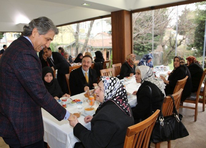 Başkan Mustafa Demir Şehit Aileleriyle Buluştu
