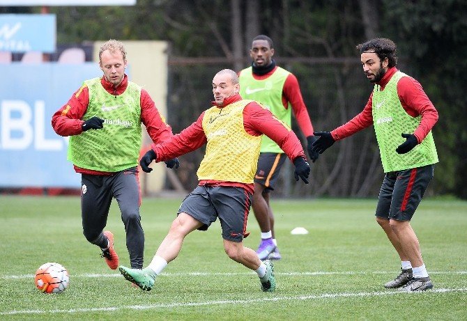 Galatasaray, Derbi Maçın Hazırlıklarını Sürdürüyor