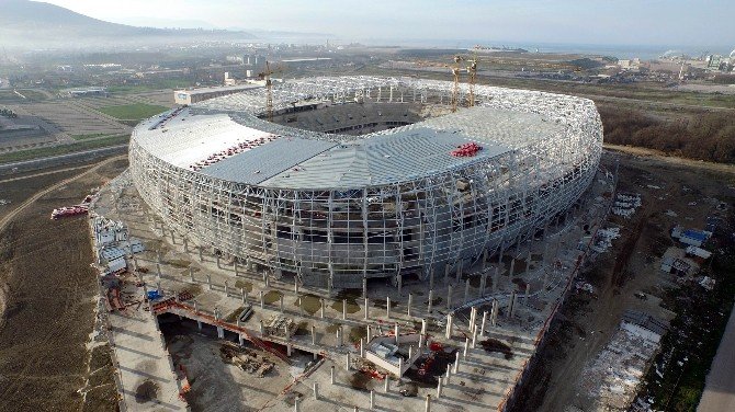 Samsun’un Yeni Stadının Çatısı Bitmek Üzere