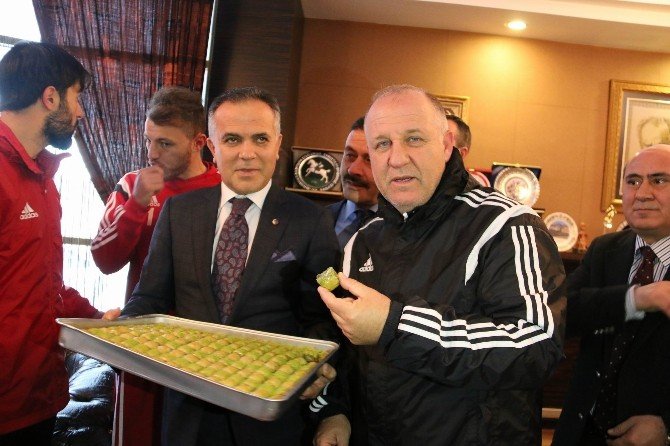 Stso Başkanı Yıldırım’dan, Sivasspor’a 100 Bin Lira Prim