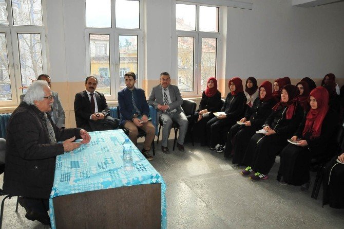 Yazar Bahadıroğlu Akşehir’de Öğrencilerle Buluştu