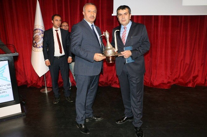 ‘Yeni Türkiye Yeni Gelecek’ Konferansı Erzurum’da Yapıldı
