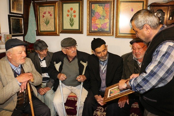 Yaşlılar Ebru Sanatının Sırlarını Öğrendi