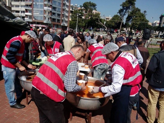 Kızılay Antalya Şubesi’nden Şehitler Haftası’nda Hoşaf Ve Ekmek