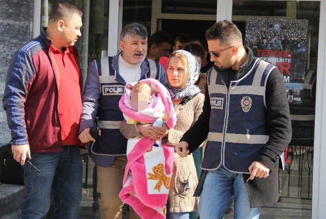 100 Lira Çalıp, Yakalanınca Geri Veren Hırsızlar Tutuklandı