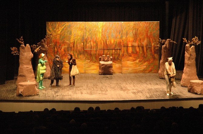 Tepebaşı Belediyesi, Bosch Çevre Çocuk Tiyatrosu’nu Miniklerle Buluşturuyor